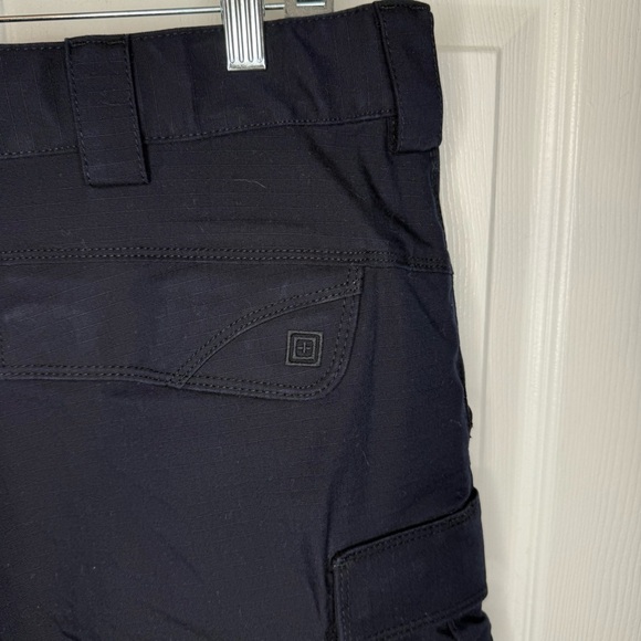 5.11 Tactical Dark Navy Blue Cargo Pants Relaxed Fit Size 42 Waist 30 Length GUC - Picture 4 of 10